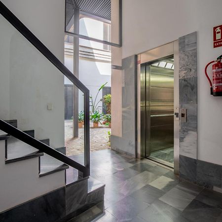 Ry Aparcamiento Incluido Junto A Catedral Ideal Parejas Sevilla Eksteriør billede