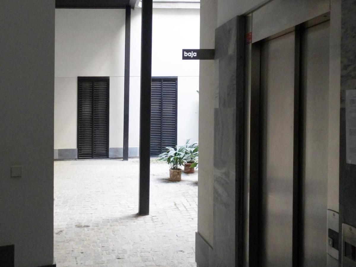 Ry Aparcamiento Incluido Junto A Catedral Ideal Parejas Sevilla Eksteriør billede