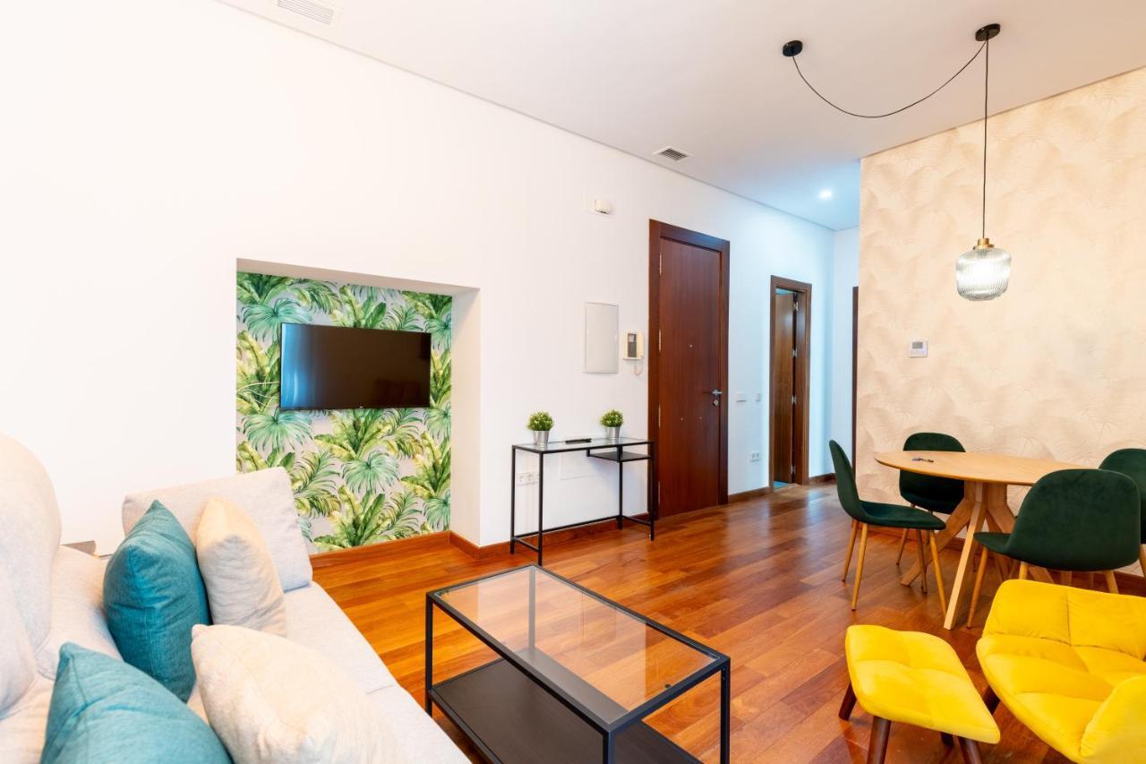 Ry Aparcamiento Incluido Junto A Catedral Ideal Parejas Sevilla Eksteriør billede