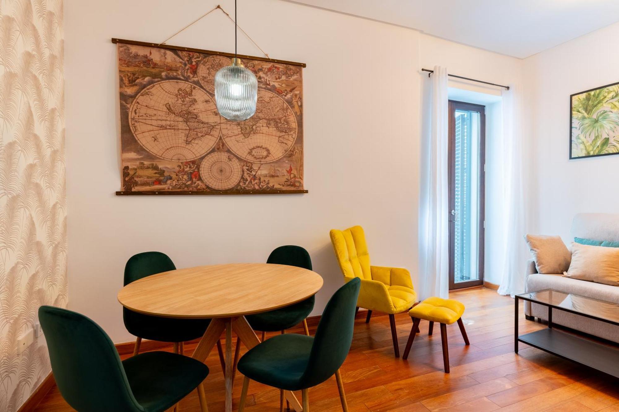 Ry Aparcamiento Incluido Junto A Catedral Ideal Parejas Sevilla Eksteriør billede