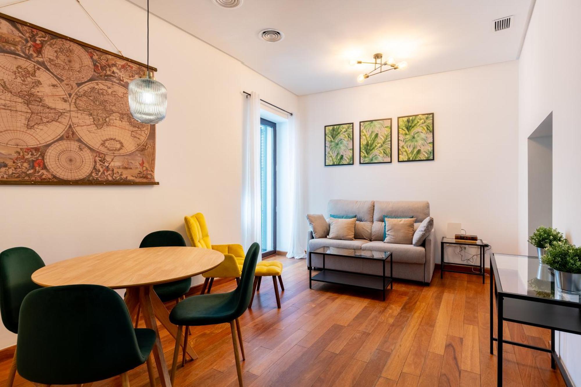 Ry Aparcamiento Incluido Junto A Catedral Ideal Parejas Sevilla Eksteriør billede